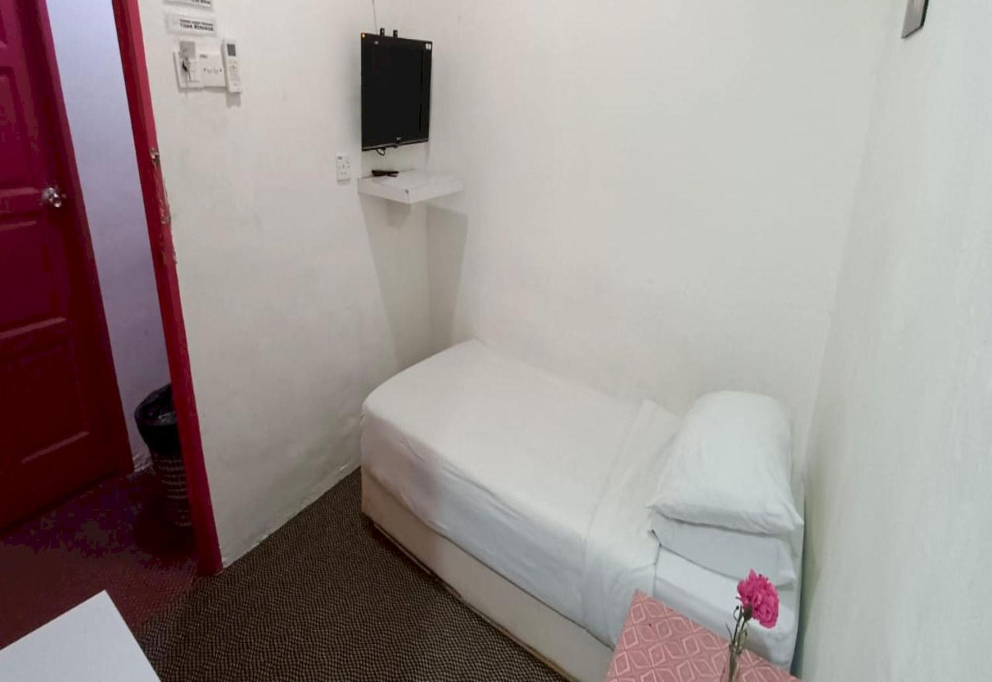 Hotel Oyo 90999 Dg 2*