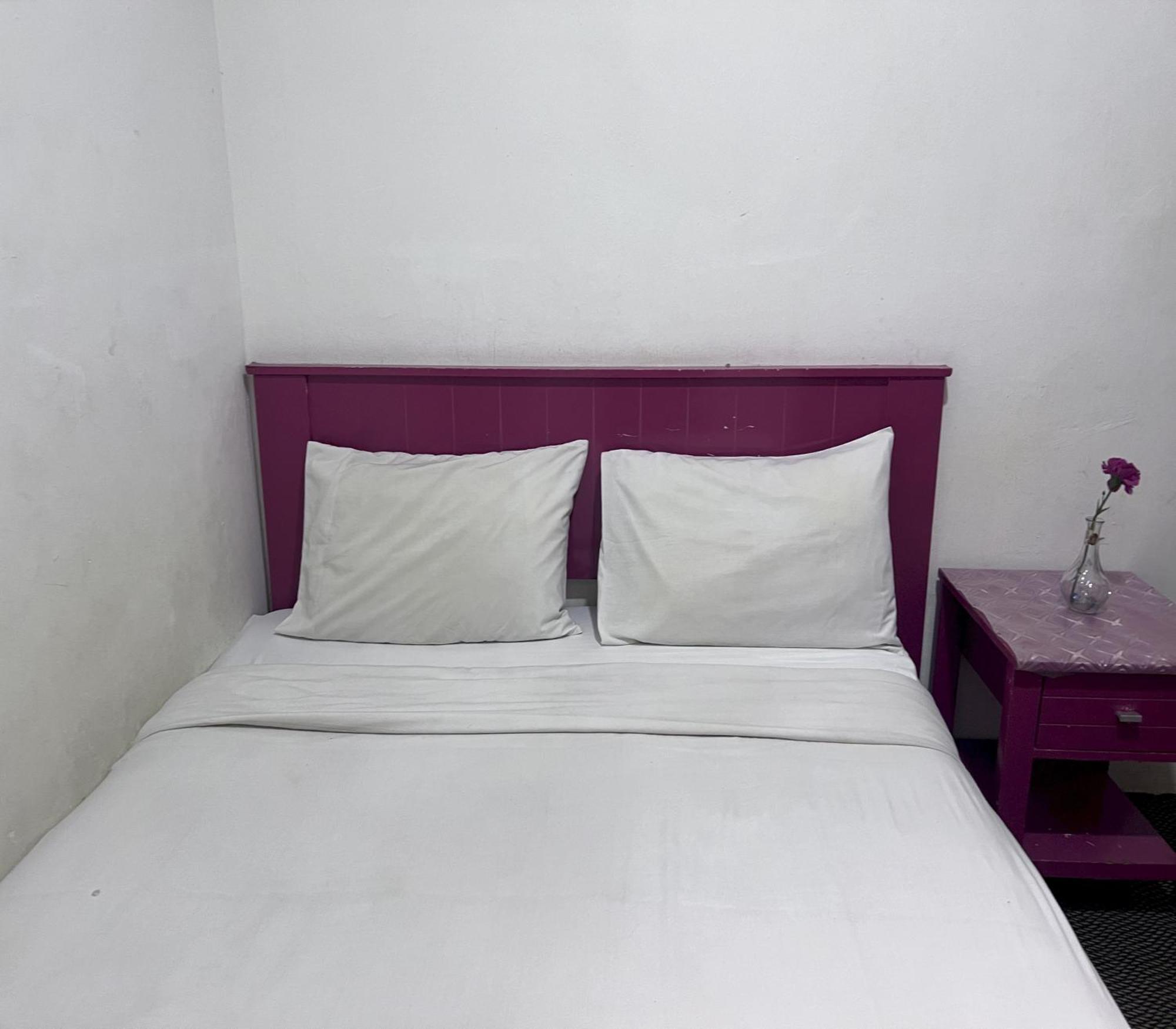 Oyo 90999 Dg Hotel