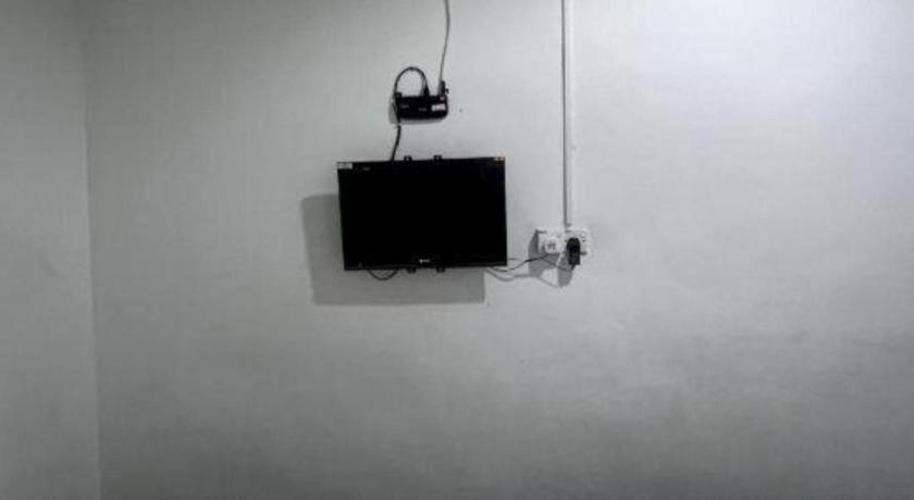 Oyo 90999 Dg Hotel 2*